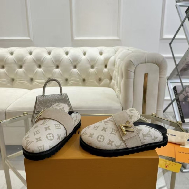 l0vis Vvtt0n slippers